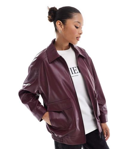 STR - Giacca bomber in pelle sintetica bordeaux - Stradivarius - Modalova