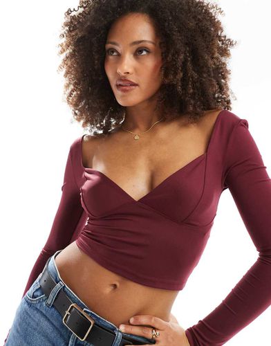 Top a maniche lunghe modellante con scollo a cuore color bordeaux - Stradivarius - Modalova