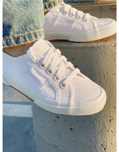 Scarpe di tela stringate sporco - Superga - Modalova