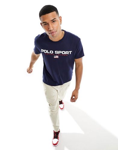 Sports Capsule - T-shirt classica oversize con logo e bandiera - Polo Ralph Lauren - Modalova