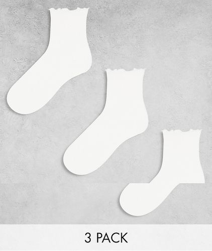 Confezione da 3 paia di calzini bianchi con volant - Pieces - Modalova