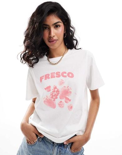 T-shirt bianca con stampa "Fresco" sul davanti - Pieces - Modalova