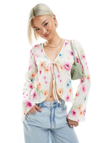 Top plissé à manches longues noué sur le devant - imprimé fleuri - Pieces - Modalova