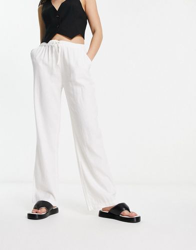 Pantaloni in lino bianchi a vita alta - Pull & Bear - Modalova