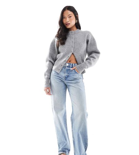 Petite - Jeans dritti a vita medio alta medio - Pull & Bear - Modalova