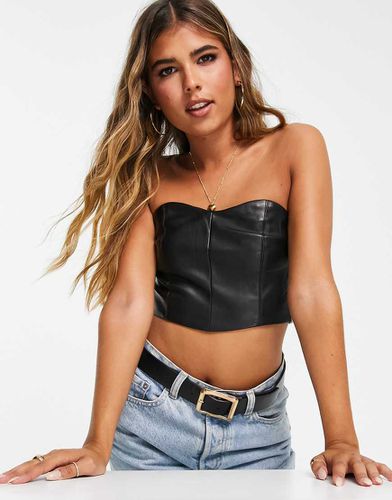 Top a corsetto in pelle sintetica nera in coordinato - Pull & Bear - Modalova