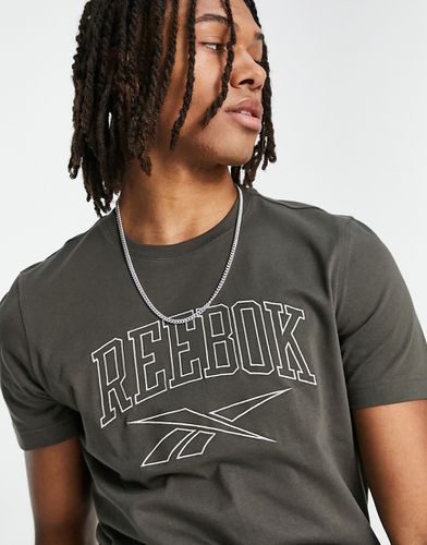 T-shirt vintage con logo delineato - In esclusiva per ASOS - Reebok - Modalova