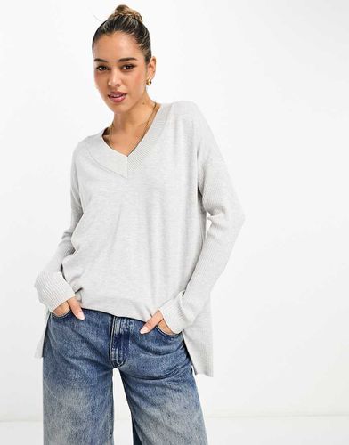 Maglione con scollo a V in maglia fine - River Island - Modalova