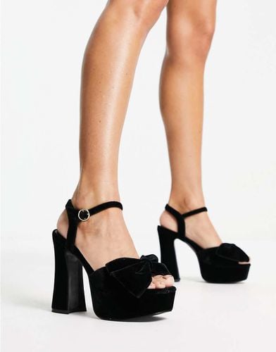 Scarpe con tacco in velluto con fiocco - River Island - Modalova