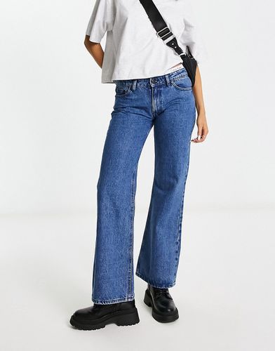 Jeans a vita bassa e fondo ampio color indaco slavato - Waven - Modalova