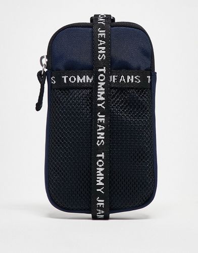 Essential - Portacellulare nero con fettuccia con logo - Tommy Jeans - Modalova