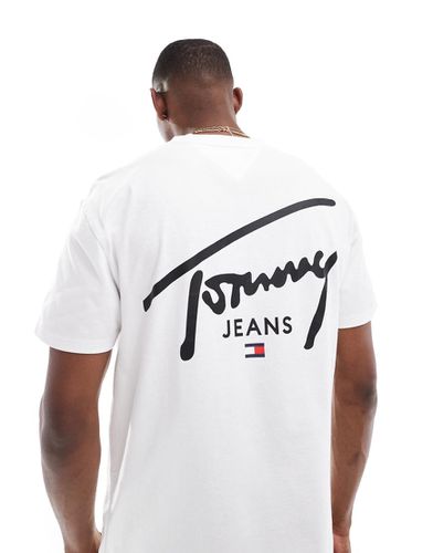 T-shirt bianca con stampa di firma sul retro - Tommy Jeans - Modalova