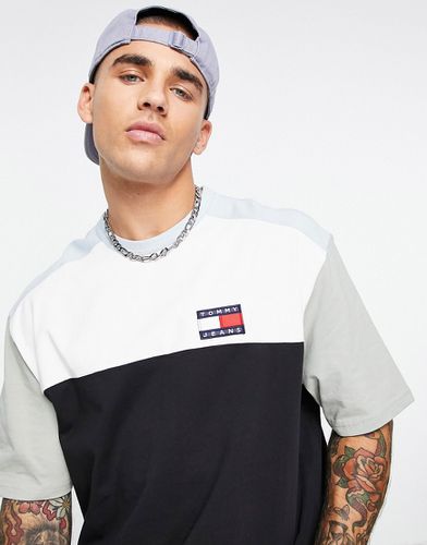 T-shirt nera color block in cotone con stemma del logo - Tommy Jeans - Modalova