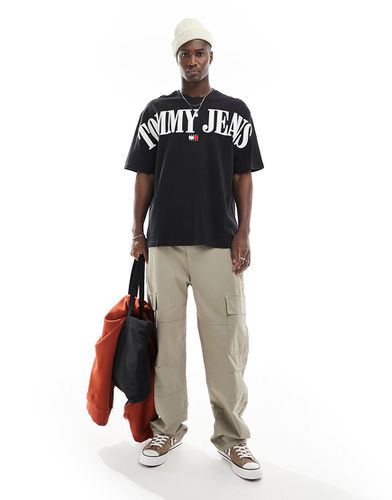 T-shirt oversize nera con etichetta del logo - Tommy Jeans - Modalova