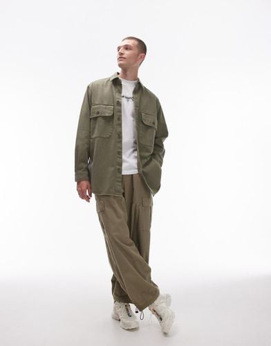 Camicia oversize slavato a maniche lunghe in twill con due tasche - Topman - Modalova