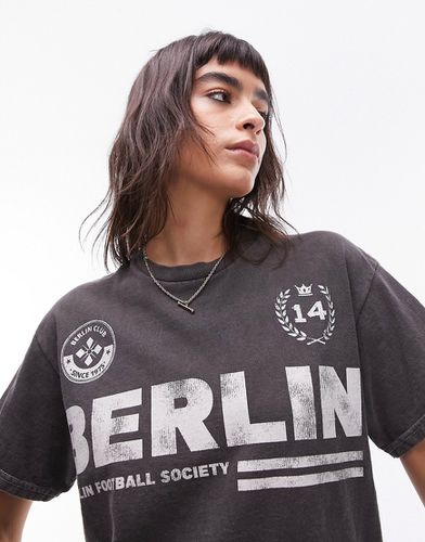 T-shirt oversize color antracite con grafica sportiva "Berlin" - Topshop - Modalova