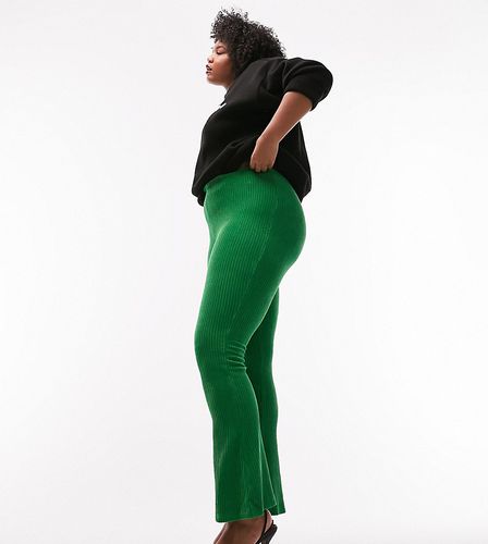 Pantaloni a zampa elasticizzati in velluto a coste verdi - Topshop Curve - Modalova