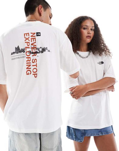 T-shirt bianca oversize con stampa di montagne sul retro - The North Face - Modalova