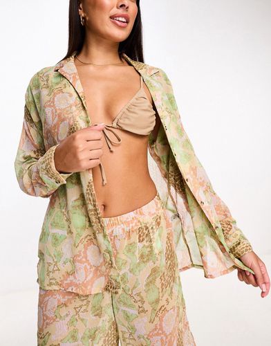 Camicia da spiaggia con stampa pitonata in toni pastello in coordinato - Vero Moda - Modalova