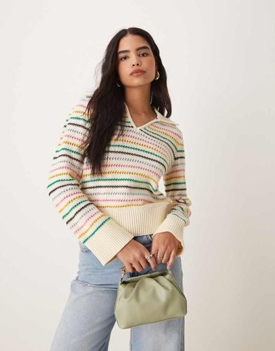 Pullover in maglia a righe con colletto stile polo - YAS - Modalova