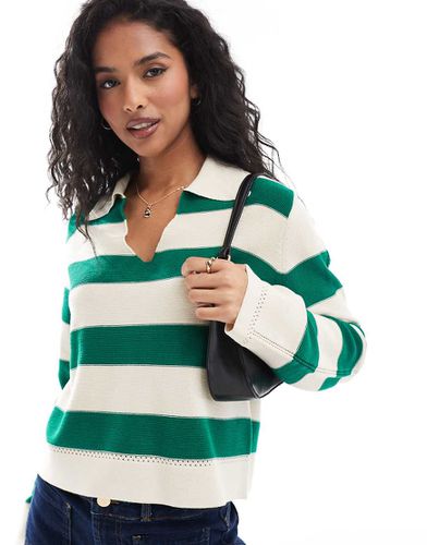 Top in maglia oversize color betulla e verde a righe con colletto - YAS - Modalova