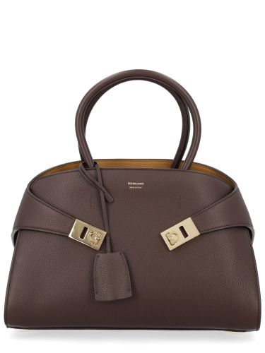 Ferragamo borsa "hug" medium - ferragamo - Modalova