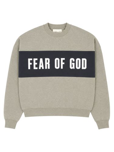 Felpa cropped con stampa - fear of god essentials - Modalova