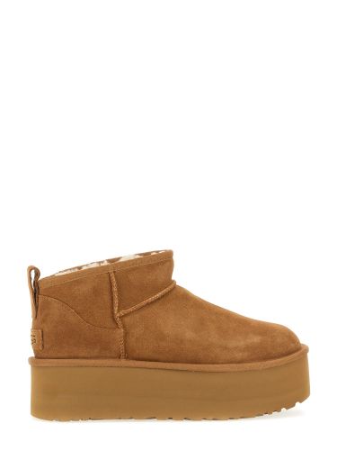 Stivaletto "classic ultra mini platform" - ugg - Modalova