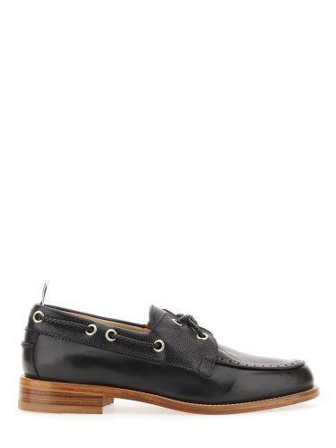 Thom browne boat moccasin - thom browne - Modalova