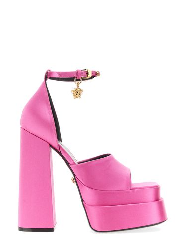 Aevitas medusa platform sandals - versace - Modalova