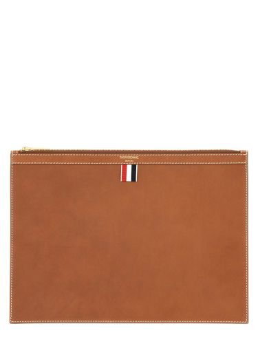 Thom browne medium document holder - thom browne - Modalova