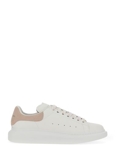 Alexander mcqueen oversized sneaker - alexander mcqueen - Modalova