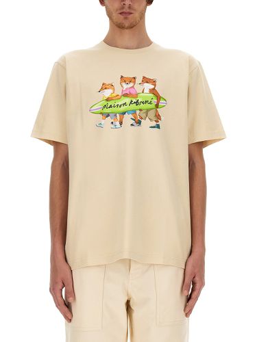 Surfing foxes" t-shirt - maison kitsuné - Modalova