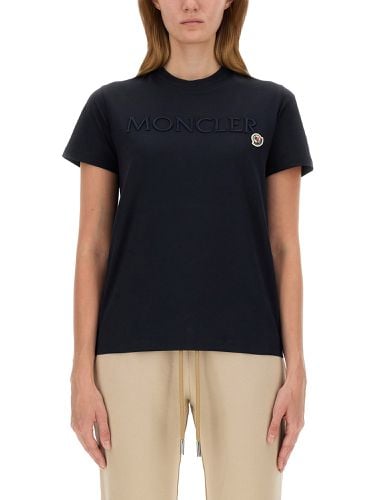 Moncler t-shirt with logo - moncler - Modalova