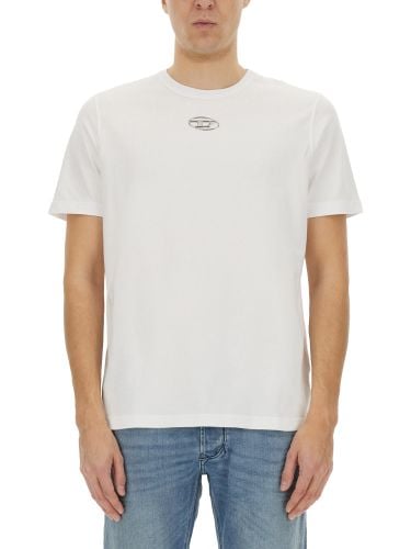 Diesel metal oval d logo t-shirt - diesel - Modalova