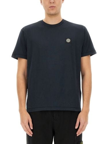 Stone island t-shirt with logo - stone island - Modalova