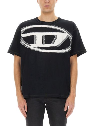 Diesel t-shirt with maxi oval d - diesel - Modalova