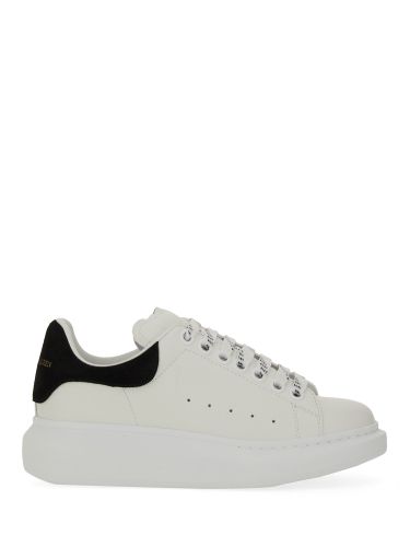 Alexander mcqueen oversized sneaker - alexander mcqueen - Modalova