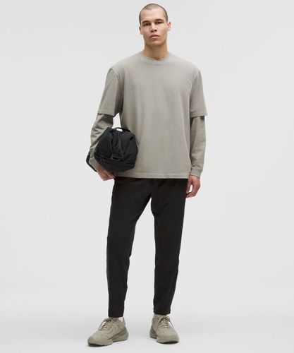 “ Soft Jersey Hose mit schmal zulaufendem Bein Normale LÃ¤nge fÃ¼r MÃ¤nner â€“ GrÃ¶ÃŸe 2XL in - lululemon - Modalova