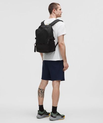 “ New Crew Rucksack 22 l â€“ GrÃ¶ÃŸe 2 l in - lululemon - Modalova