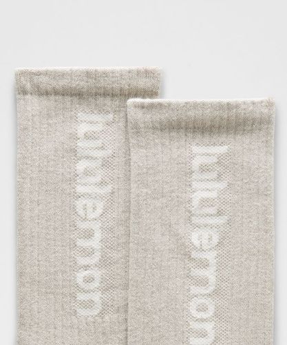 “ Unisex Daily Essential Crew-Socken mit Logo 3er-Pack â€“ GrÃ¶ÃŸe S in / & / - lululemon - Modalova