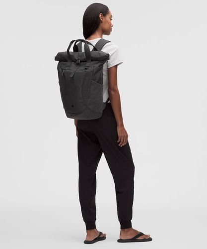 “ Rucksack mit Rolltop-Verschluss 22 l Metallic â€“ GrÃ¶ÃŸe 2 l in / - lululemon - Modalova