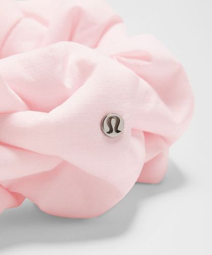 “ Gestepptes Scrunchie in - lululemon - Modalova