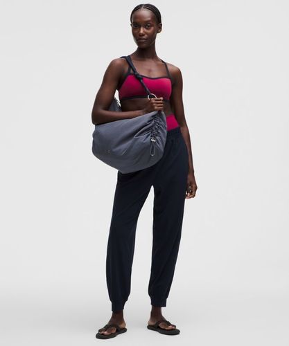 “ Wandelbare, raffbare Crossbody-Tasche GroÃŸ 16 L â€“ GrÃ¶ÃŸe 6 l in // - lululemon - Modalova
