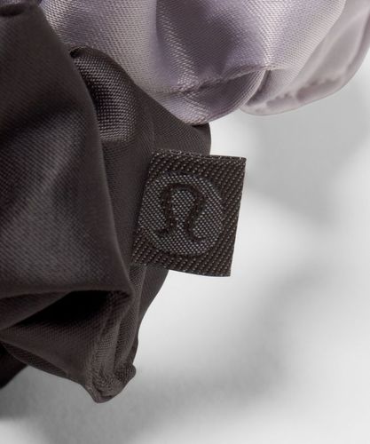 “ Uplifting Scrunchies aus Satin 3er-Pack in // - lululemon - Modalova