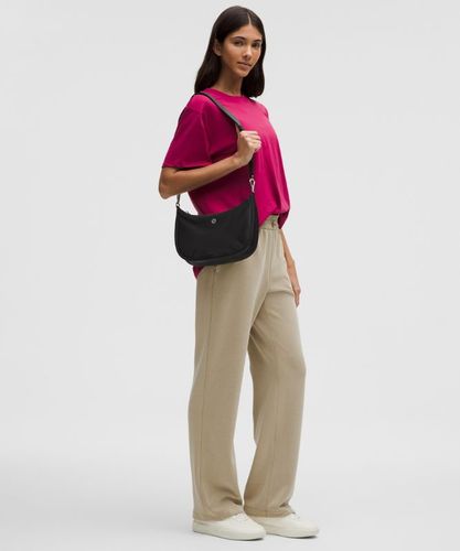 “ City Essentials Schultertasche Klein 3 L â€“ GrÃ¶ÃŸe 3 l in - lululemon - Modalova