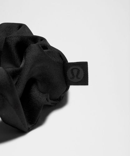 “ Uplifting Scrunchies aus Satin 3er-Pack in - lululemon - Modalova