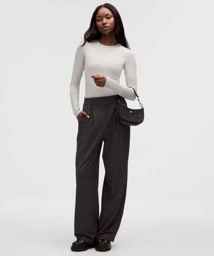 “ City Essentials Minischultertasche aus Samtmaterial 1 l Monogramm â€“ GrÃ¶ÃŸe 1 l in - lululemon - Modalova