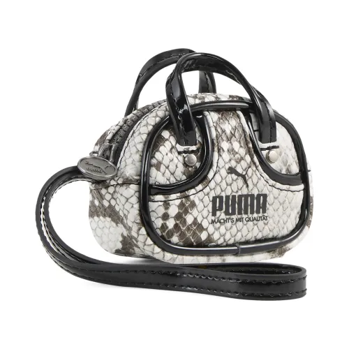L Grip Bag Keychain in (/) - PUMA - Modalova