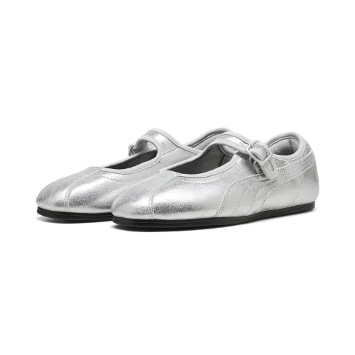 Tacklette Metallic Sneakers Women in Metallic (//) | Size 3 - PUMA - Modalova